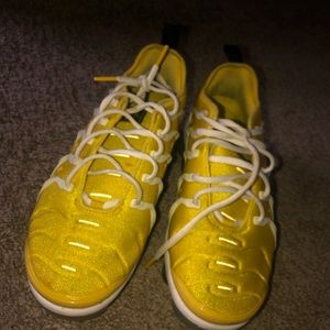 I’m selling Nike air vapor max plus